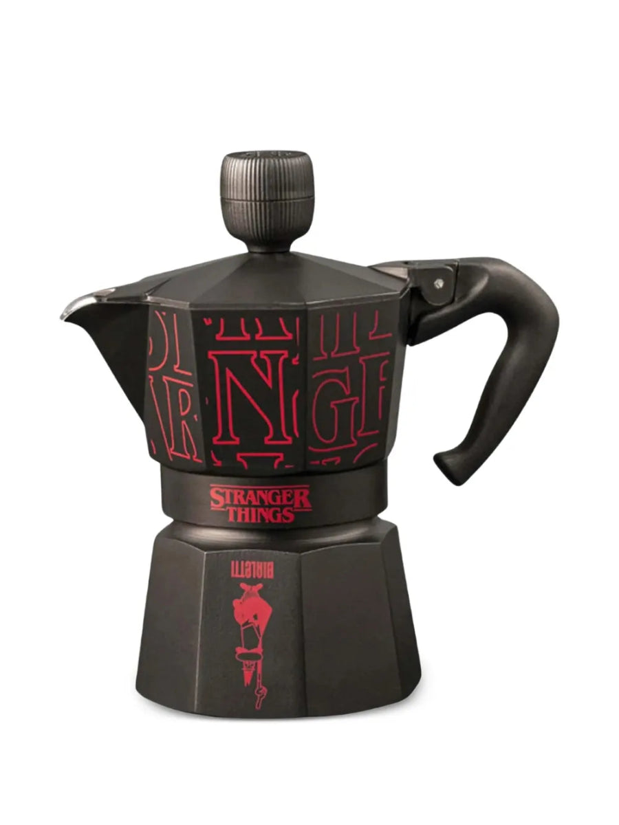 Bialetti x Stranger Things 聯名音樂摩卡壺 3杯份 130ml | 怪奇物語主題曲咕嚕壺 USB-C充電 經典黑紅配色 意大利Moka Express | 非電磁爐適用