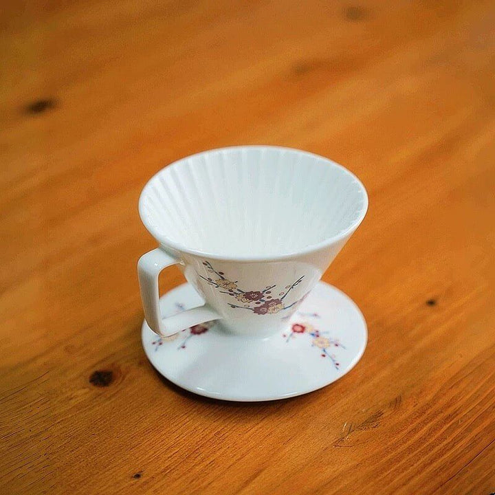 Quality Life Coffee 店內精選 - 骨瓷  限定版古伊萬里 錦繪梅紋 星芒濾杯「極」M1濾杯 錐形陶瓷濾杯 Kadou & Hasami 咖啡手沖器材